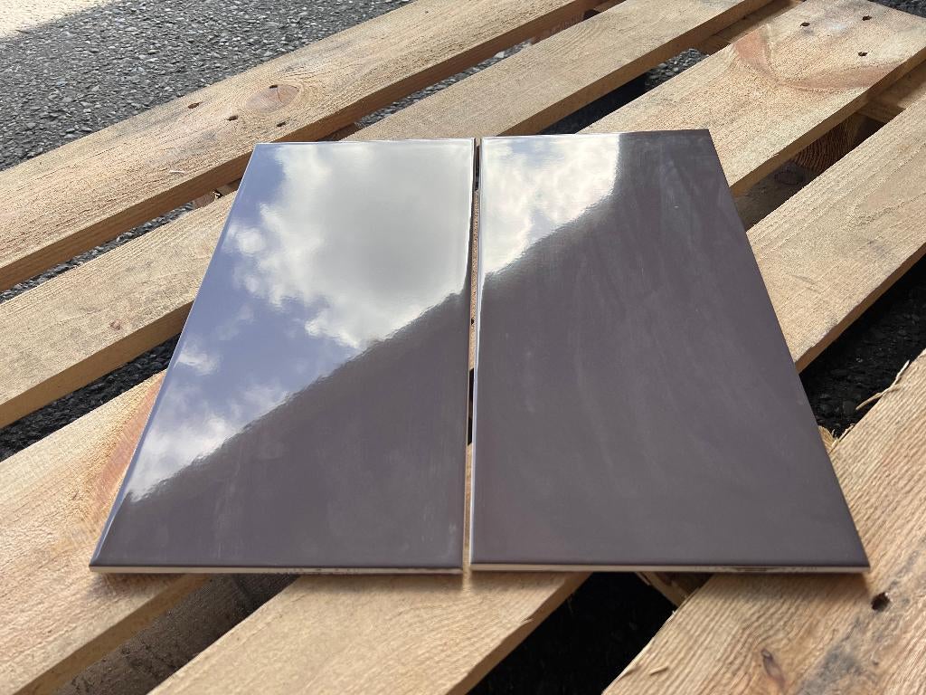 Pallet tegels glans bruin 20x25cm ( 72,96 m2), Ophalen of Verzenden, Zo goed als nieuw, 20 tot 40 cm, 10 m² of meer