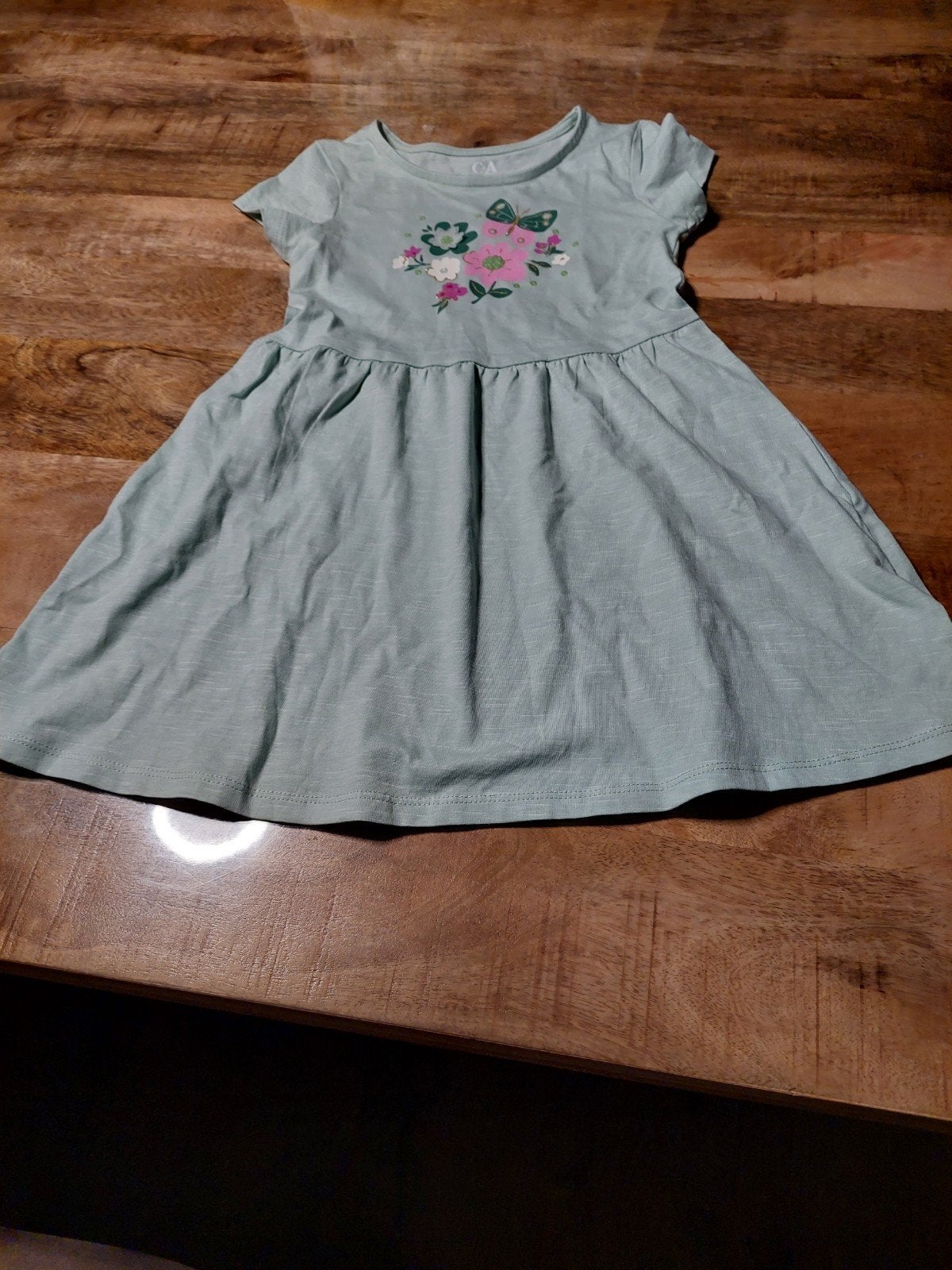 Leuke jurk met bloemen en vlinder voor meisjes, Gebruikt, C&A, Meisje, Ophalen of Verzenden