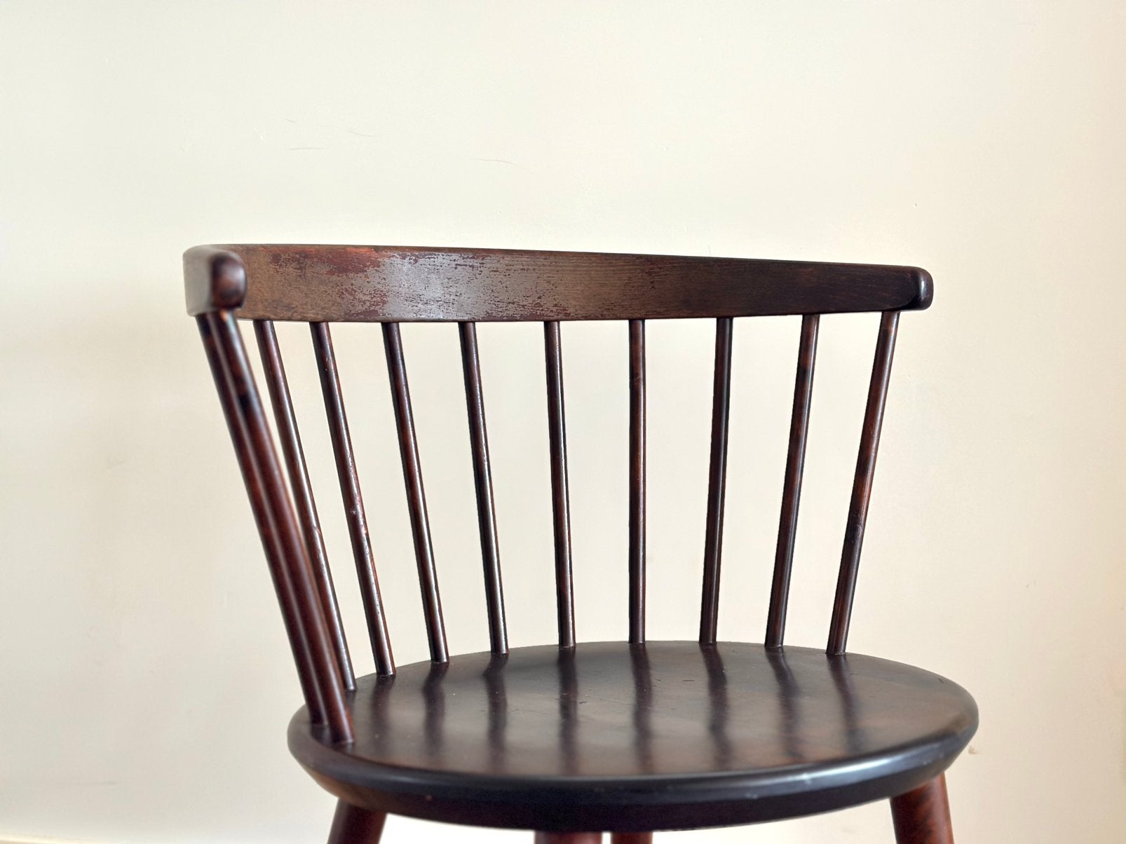 Vintage spijlen stoel Yngve Ekstrom jaren 50/60 hout design, Huis en Inrichting, Stoelen, Ophalen, Gebruikt, Bruin, Vintage