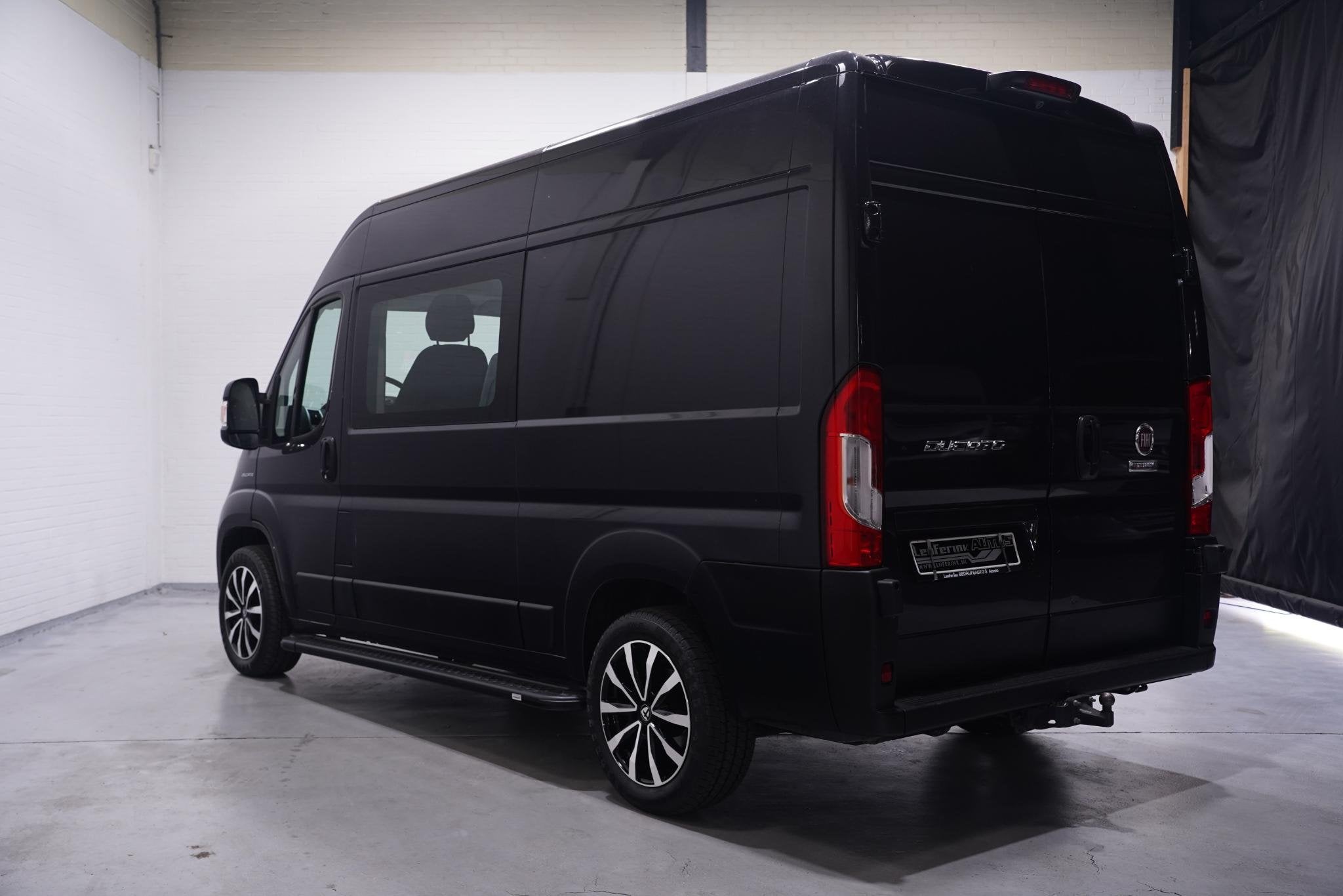 Fiat Ducato 2.3 MultiJet 120 pk Dubbel Cabine L2H2 Navi Came, Voorwielaandrijving, Euro 6, 2500 kg, Zwart