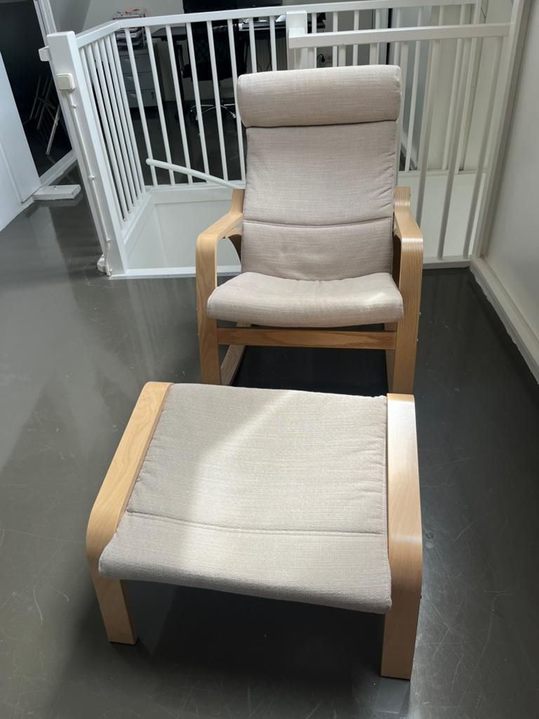 IKEA POANG schommelstoel met voetenbank, Huis en Inrichting, Fauteuils, Ophalen, Zo goed als nieuw, 75 tot 100 cm, Stof