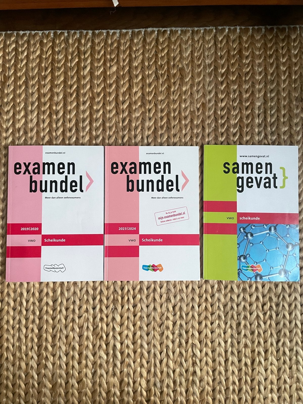 Examenbundel & Samengevat VWO Scheikunde (2019-2024), Ophalen of Verzenden, Beta, Zo goed als nieuw, WO