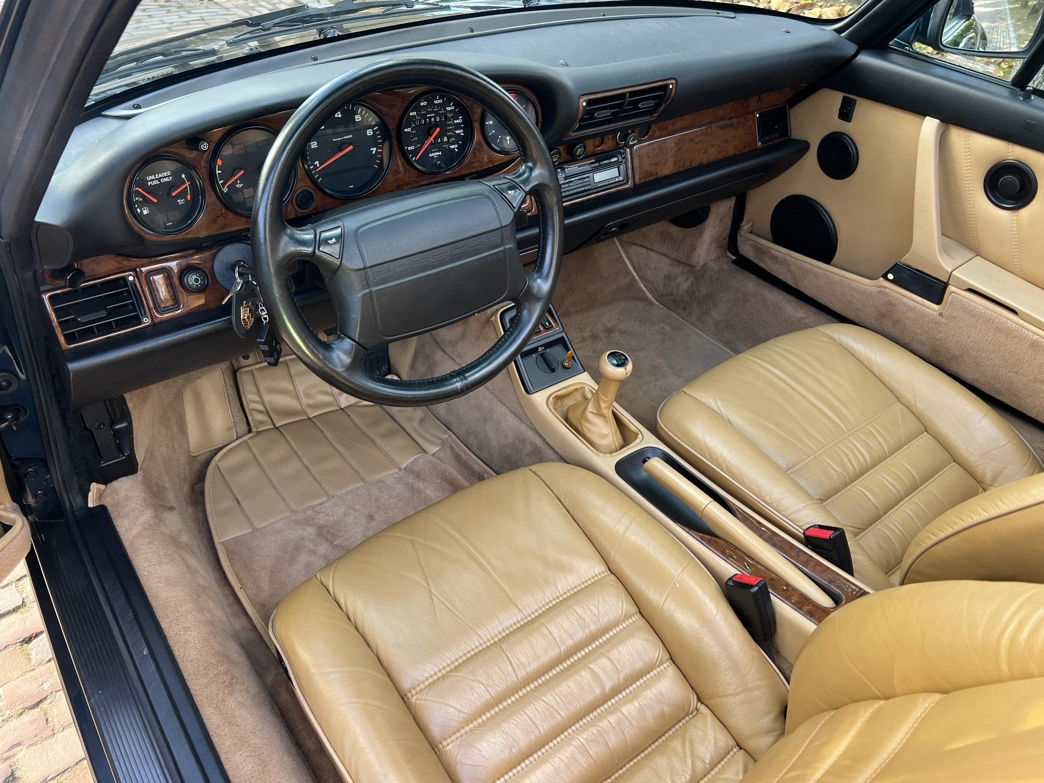 Porsche 911 964 Cabrio 2e eigenaar Airco Nieuw 3.6, Auto's, Dealer onderhouden, Achterwielaandrijving, Gebruikt, Beige