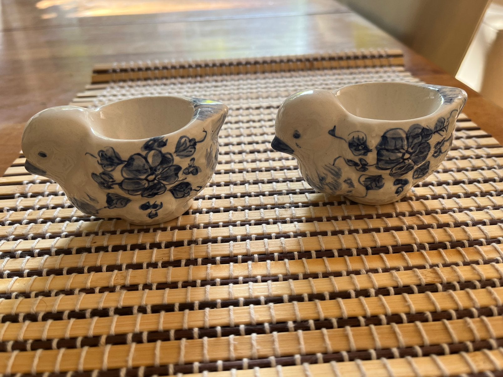Twee eierdopjes vogel, Ophalen of Verzenden