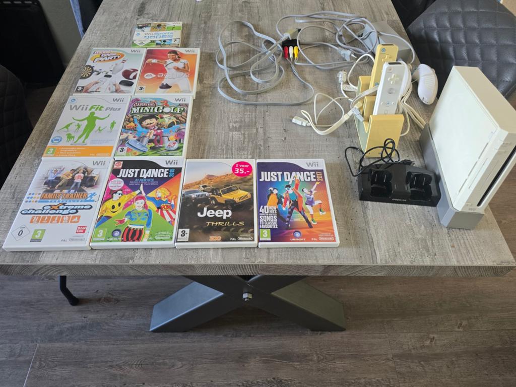 Complete gebruikte Wii RVL-001 met consoles en spellen, Ophalen, Gebruikt, Eén computer, Sport
