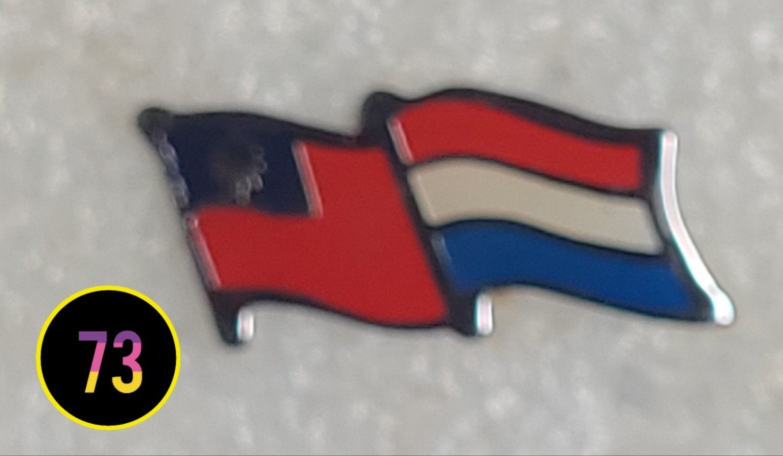 Pin vlag Nederland en onbekende vlag, Verzenden