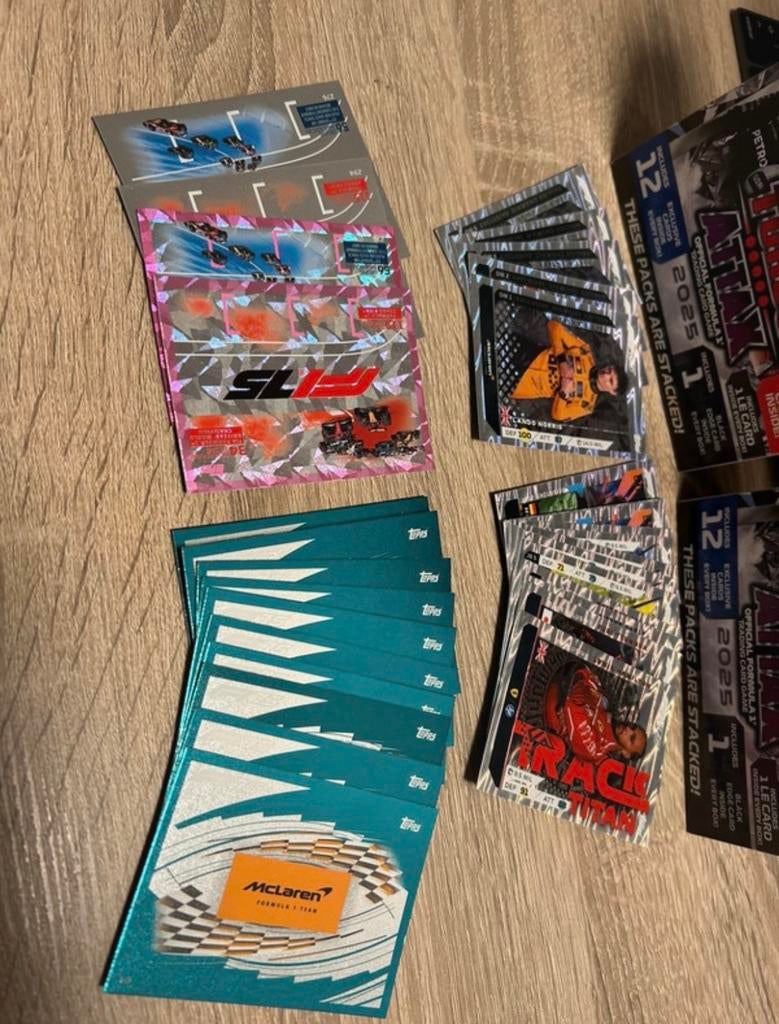 Topps F1 Turbo Attax 2025: Grote Verzameling + Starterset, Ophalen of Verzenden, Zo goed als nieuw, Meerdere plaatjes