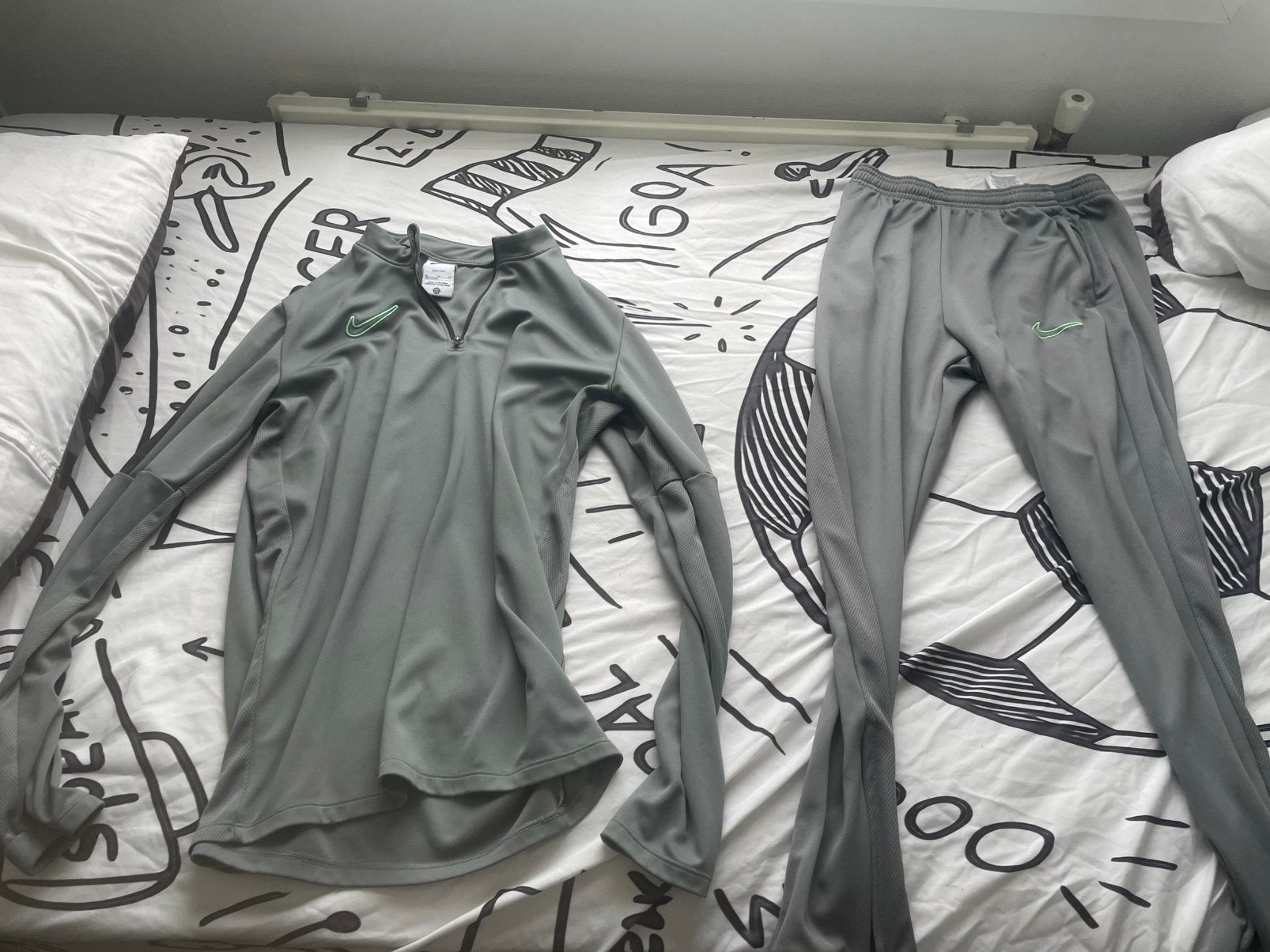 Sportset nike set, Kleding | Heren, Heren-kledingpakketten, Ophalen, Zo goed als nieuw, Overige maten