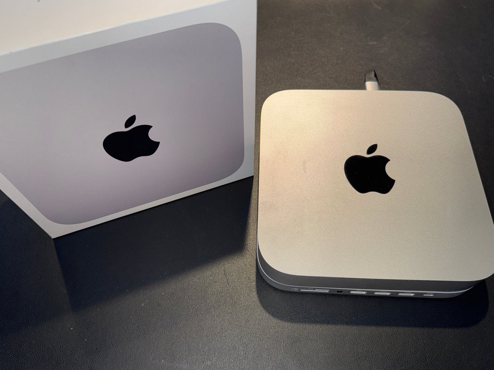 Apple Mac Mini M1 16GB 512 GB met Satechi dock met 2TB SSD, Nvt, SSD, Ophalen of Verzenden, Zo goed als nieuw