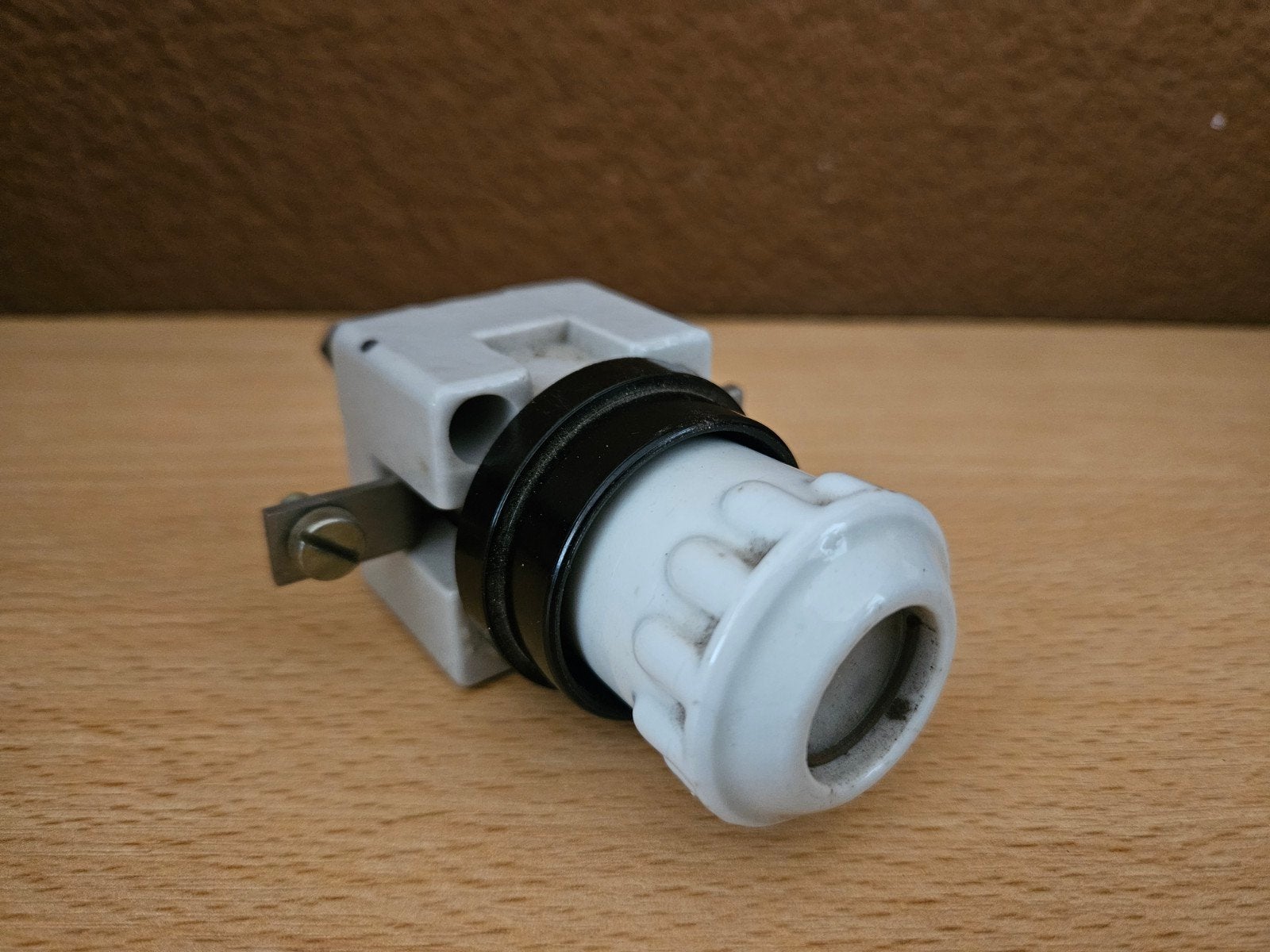 Vintage porseleinen zekeringhouder met schroefzekering, Ophalen of Verzenden, Gebruikt, Overige merken, Overige typen