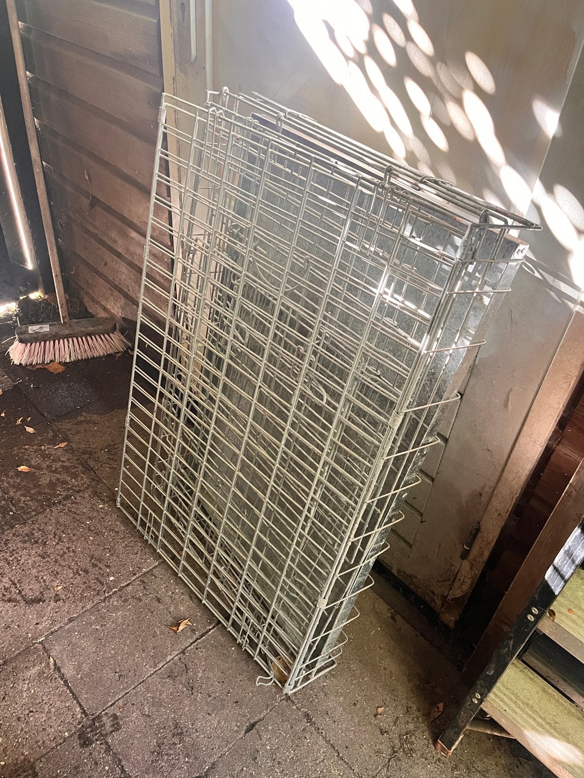 Grote bench van metaal voor hond 60x91, Dieren en Toebehoren, Ophalen, Gebruikt