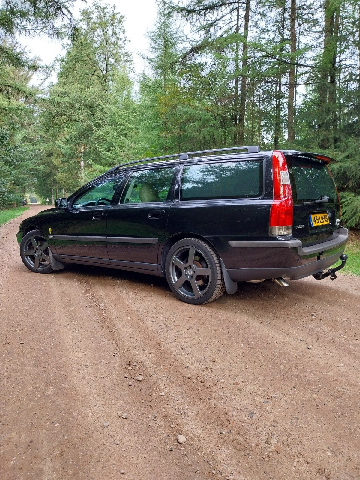 Volvo V70 2.3 T5, Beige, Stationwagon, Particulier, Dealer onderhouden