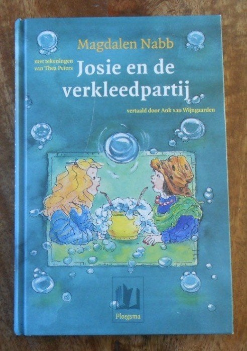 Josie en de verkleedpartij - Magdalen Nabb, Ophalen of Verzenden, Zo goed als nieuw, Fictie algemeen