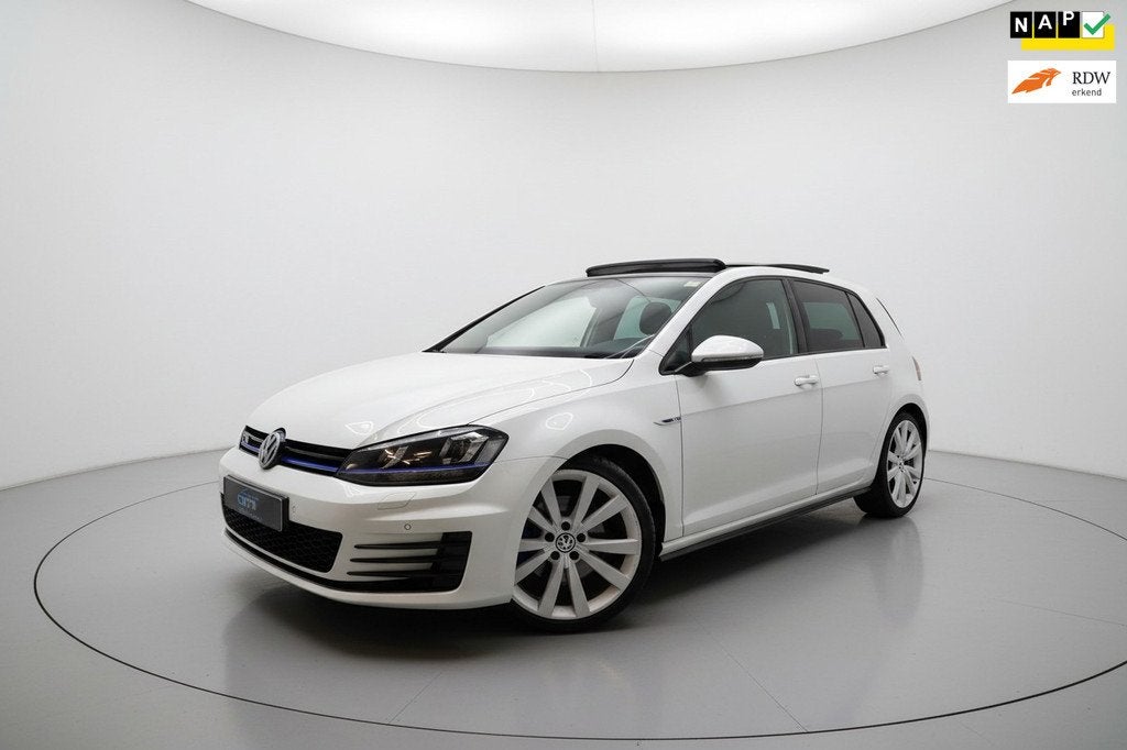 Volkswagen Golf 1.4 TSI GTE PANO KEYLESS CAMERA SFEER NAP, Auto's, 8 kWh, Stof, Gebruikt, 4 cilinders