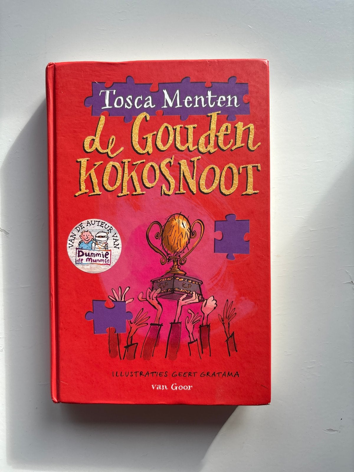 De Gouden Kokosnoot - Tosca Menten (Kinderjury 2020), Boeken, Kinderboeken | Jeugd | onder 10 jaar, Ophalen of Verzenden, Gelezen