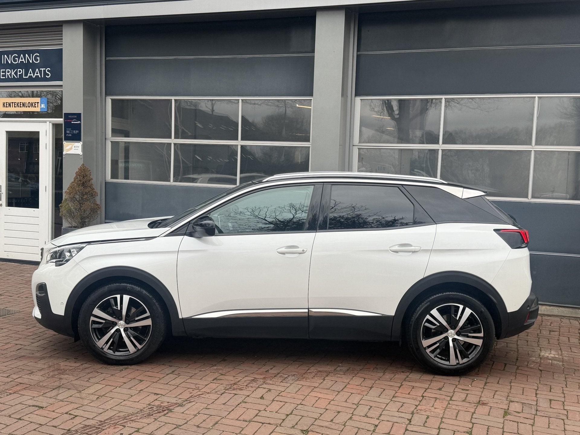 Peugeot 3008 1.2 PureTech Crossway Automaat Bj 2020 Navi,18I, Auto's, Gebruikt, 1199 cc, Leder en Stof, Wit