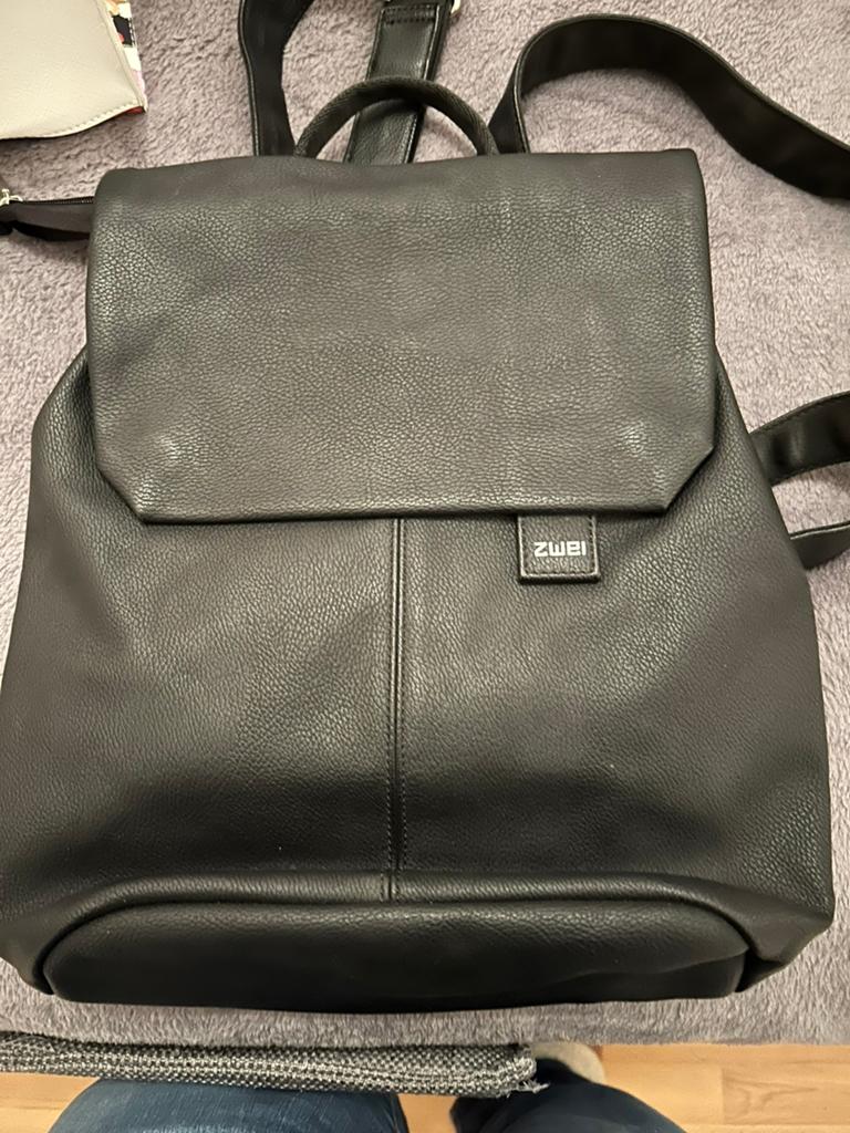 Zwei zwarte rugzak - Stijlvol en praktisch, Overige merken, 25 tot 40 cm, Ophalen of Verzenden, Zo goed als nieuw