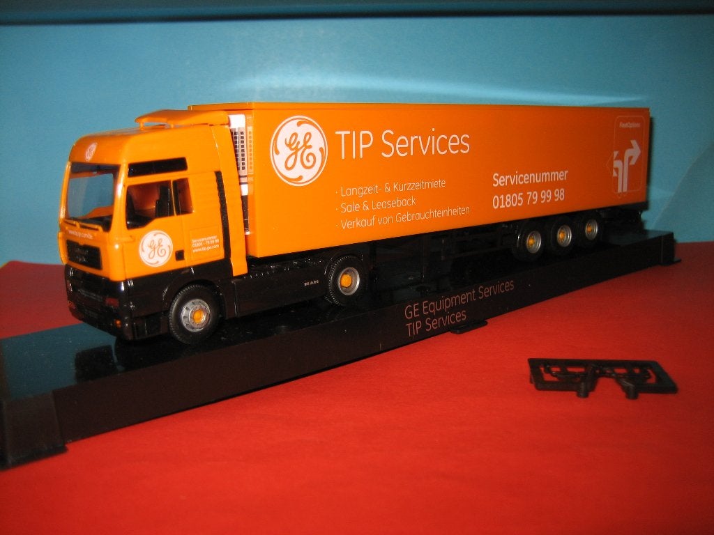 TIP-service  MAN  in PC-vitrine  AWM, Ophalen of Verzenden, Nieuw, Bus of Vrachtwagen, AWM