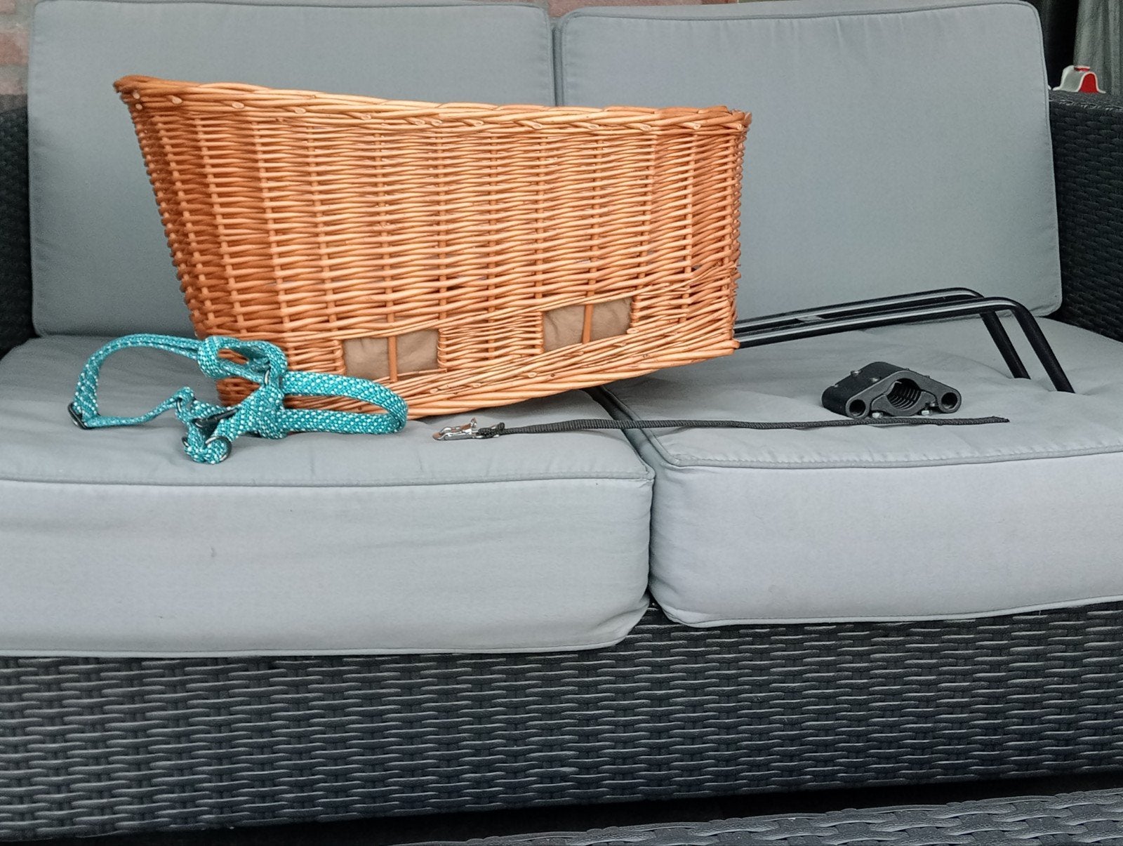 Mooie rieten hondenmand voor achterop de fiets, Dieren en Toebehoren, Ophalen