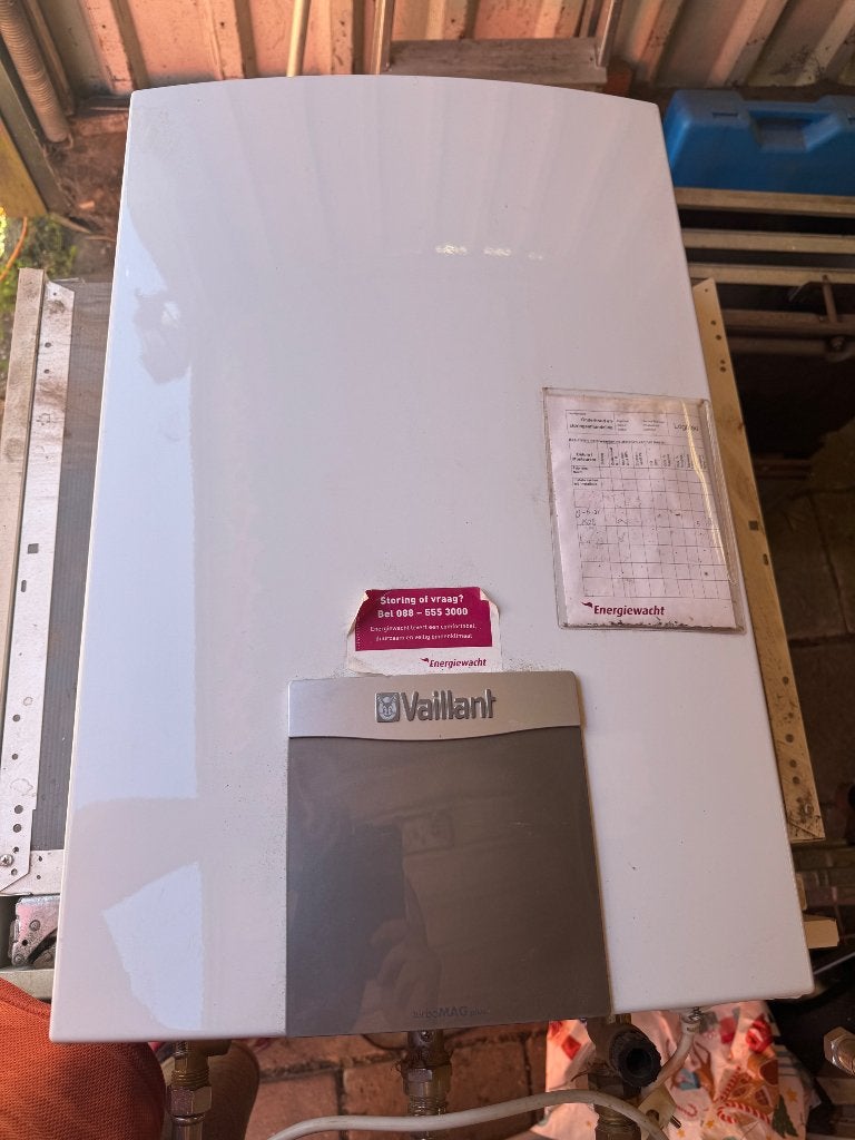 Geiser Vaillant turbo mag + int 11 2/05 brutaal, Doe-het-zelf en Verbouw, Geisers en Boilers, Ophalen, Gebruikt, 20 tot 100 liter