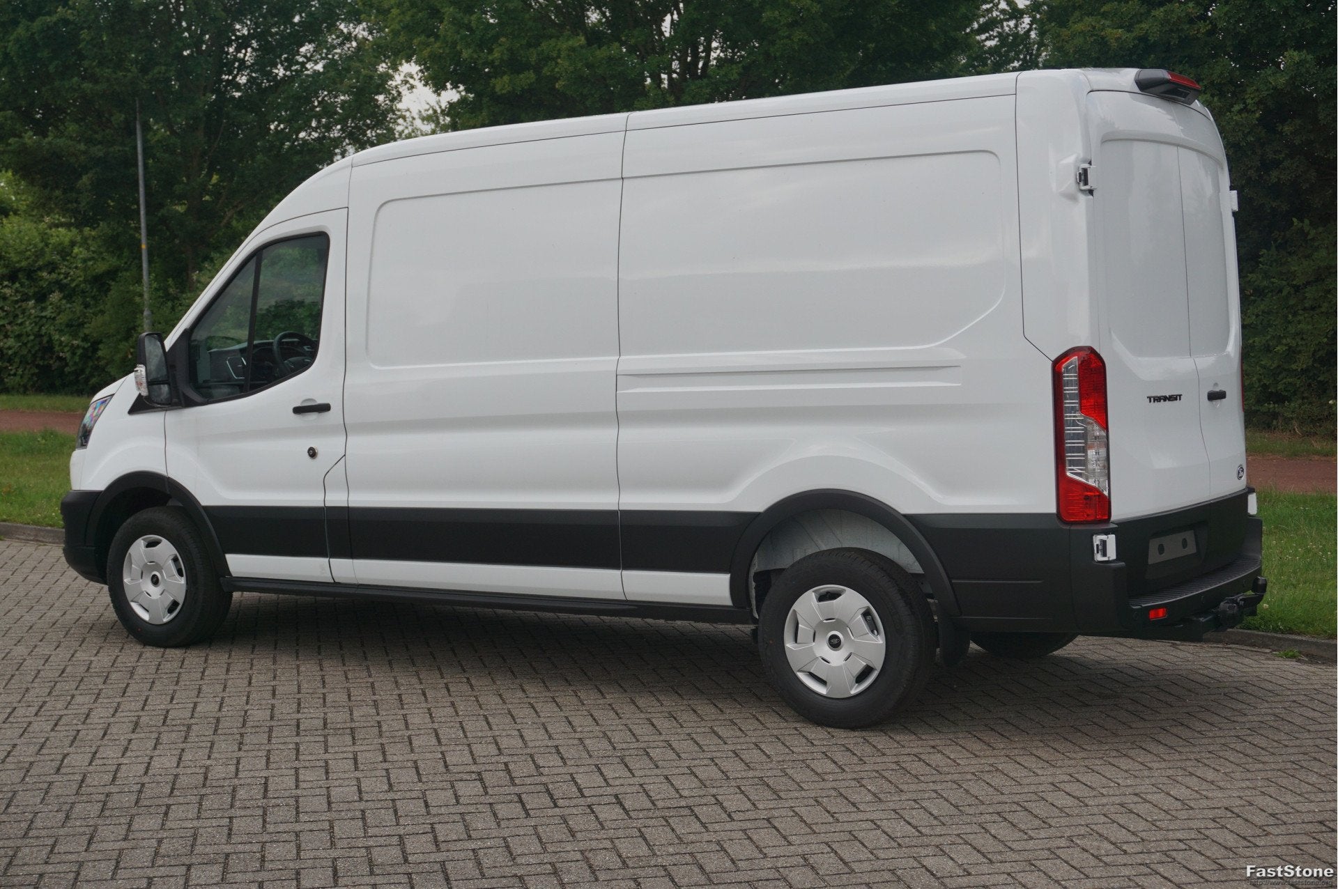 Ford Transit 350L 130PK L3H2 Trend LDT BPM VRIJ! 12" Sync Ap, Voorwielaandrijving, Euro 6, 4 cilinders, 2800 kg