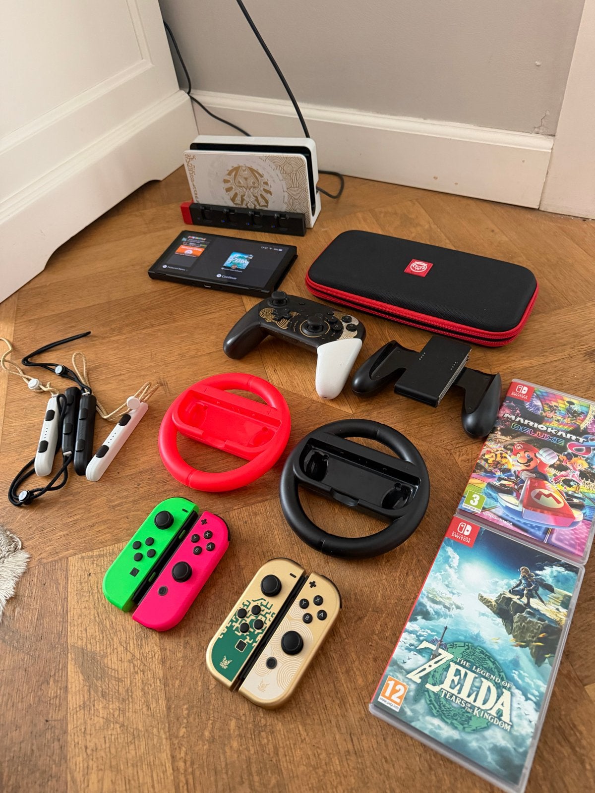 Nintendo Switch OLED Zelda Tears of the Kingdom Editie, Met games, Zo goed als nieuw, Met 3 controllers of meer, Switch OLED