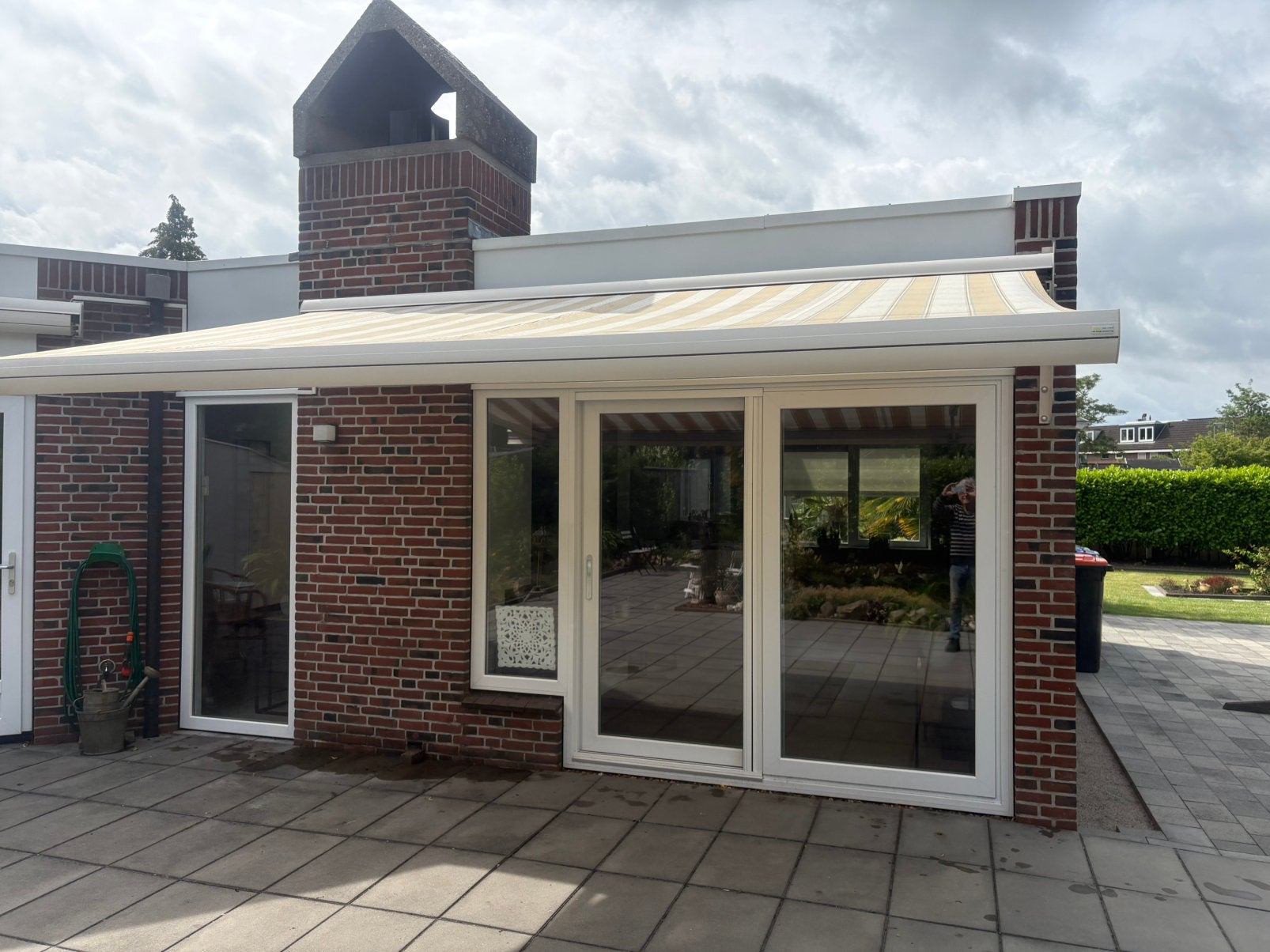 Electrisch knikarm zonnescherm, Ophalen, Gebruikt, Elektrisch, 150 tot 300 cm