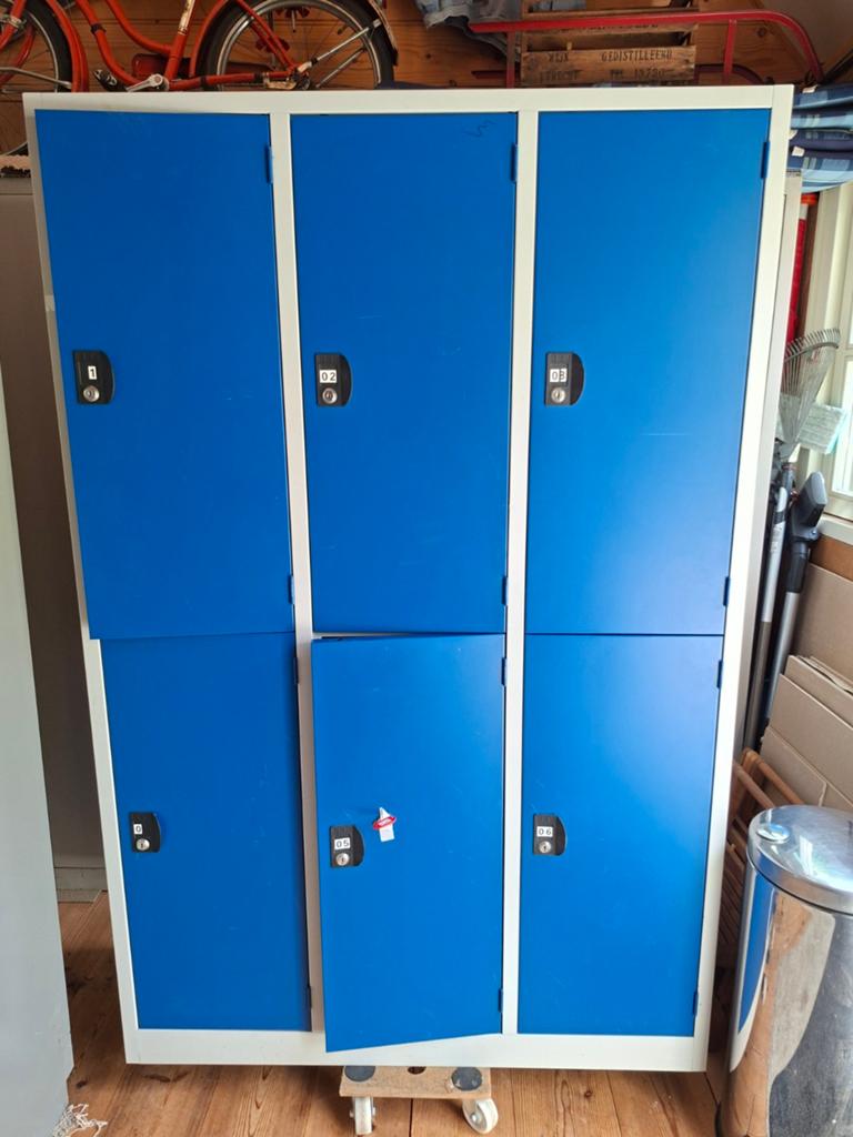 Lockerkasten metaal met 6 vakken en 2 met 3 vakken, Ophalen