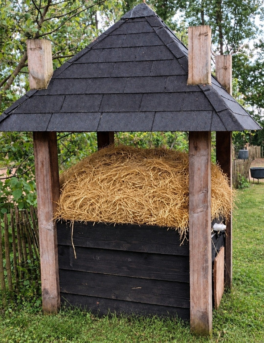 aangeboden : kippenhok/ model hooimijt, Ophalen, Gebruikt, Kippenhok of Kippenren