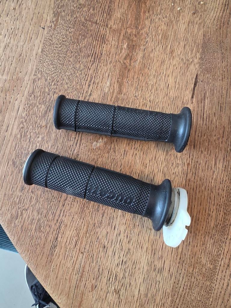 Originele Ducati Scrambler handvatten motor, Motoren, Onderdelen | Ducati, Ophalen of Verzenden, Gebruikt