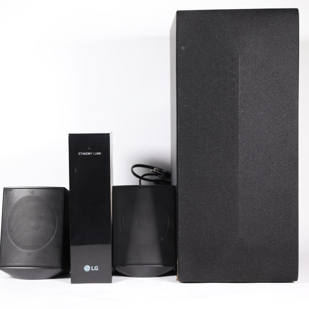 LG SN4R Wireless Soundbar + Subwoofer + Speakers + Receiver, LG, Gebruikt, Support@lg.com, LG Twin Towers
128 Yeoui-daero, Yeongdeungpo-gu
Seoul 07336
South Korea