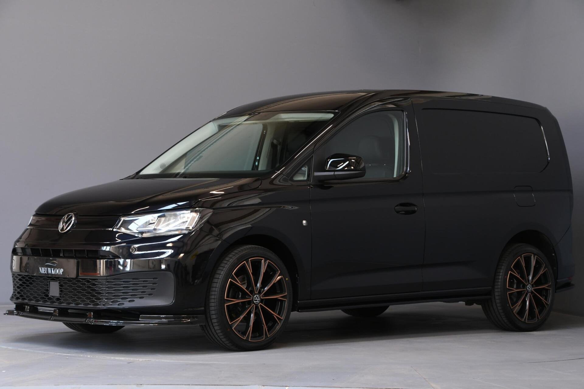 Volkswagen Caddy Cargo 1.5 TSI N-EDITION | CAMERA | LEDER, Zwart, 4 cilinders, Volkswagen, 116 pk