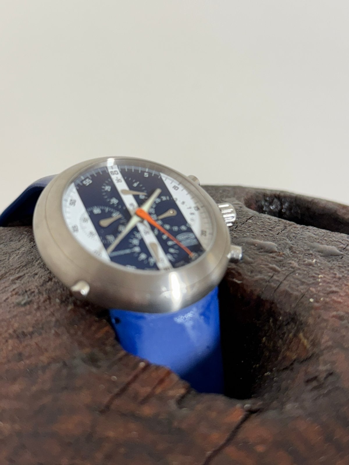 Marc Newson IKEPOD HEMIPODE CUNNINGHAM, Antiek en Kunst, Ophalen of Verzenden, Gesigneerd, Overige materialen, Blauw