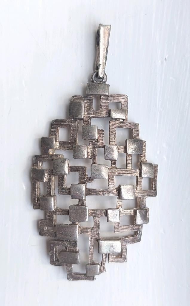 Brutalistische hanger sieraad / ketting, Overige materialen, Gebruikt, Overige voorstellingen, Ophalen of Verzenden