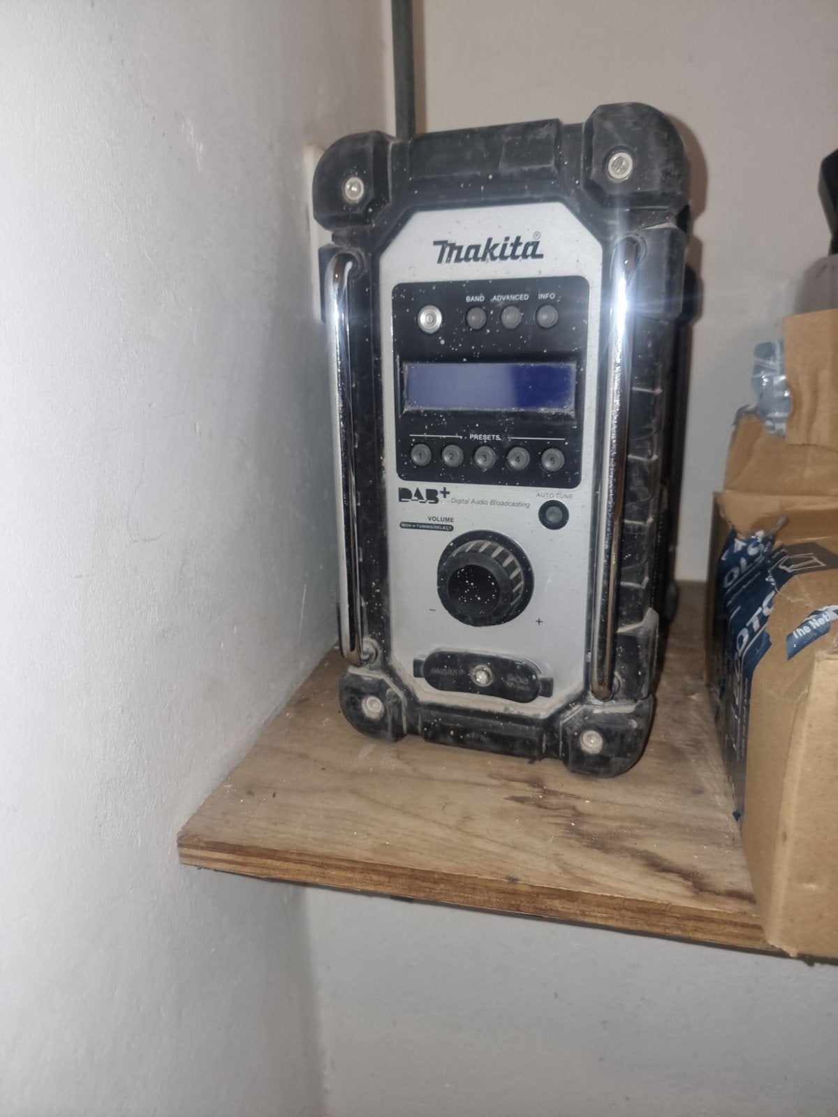 Makita Bouwradio DAB+ - Robuust en Gebruiksklaar, Audio, Tv en Foto, Radio's, Ophalen of Verzenden, Gebruikt, Bouwradio