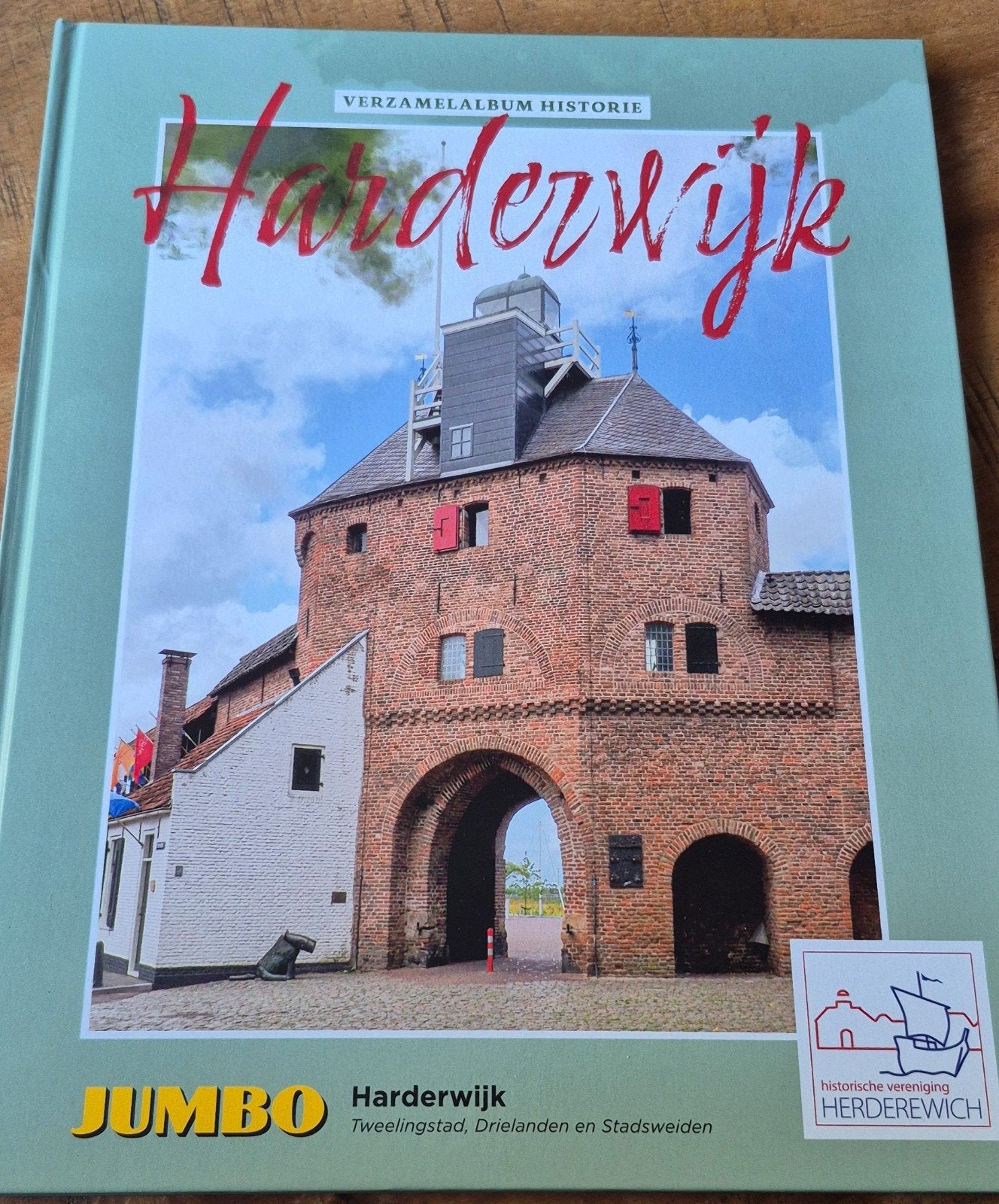 Jumbo Verzamelalbum Historie Harderwijk (compleet), Boeken, Europa, Ophalen of Verzenden, Zo goed als nieuw, 20e eeuw of later