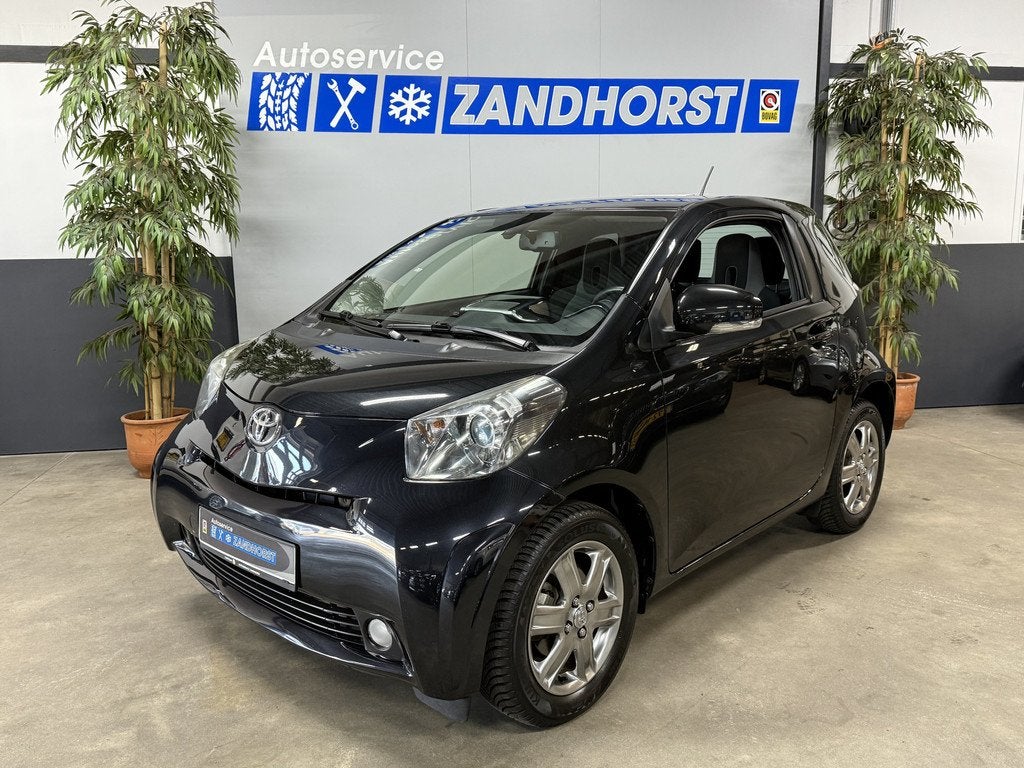 Toyota iQ 1.0 VVTi Aspiration // Navi // Ecc (bj 2014), Auto's, Toyota, Euro 5, Stof, Gebruikt, Automatische klimaatregeling