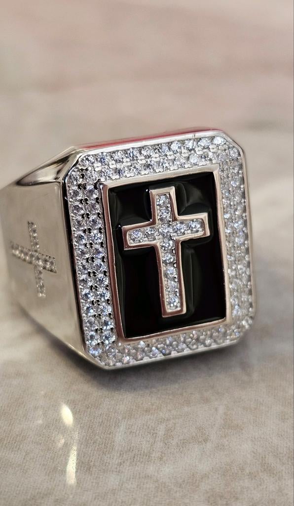 Prachtige zilveren kruis ring