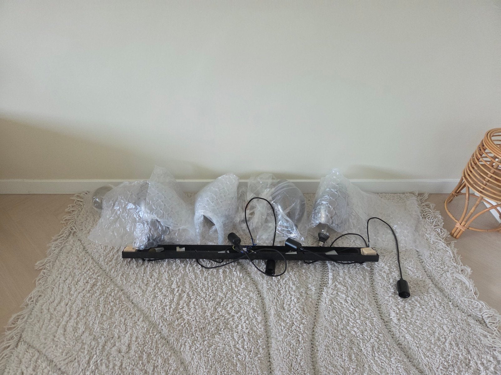 Hanglamp met 5 smoke glazen bollen en 1 extra bol, Ophalen, Modern, Industrieel, E27 (groot), Zo goed als nieuw