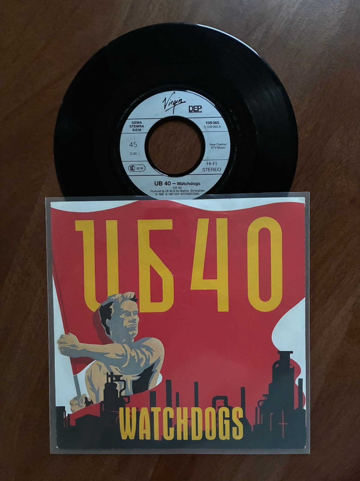 UB40 - Watchdogs, Ophalen of Verzenden, Zo goed als nieuw