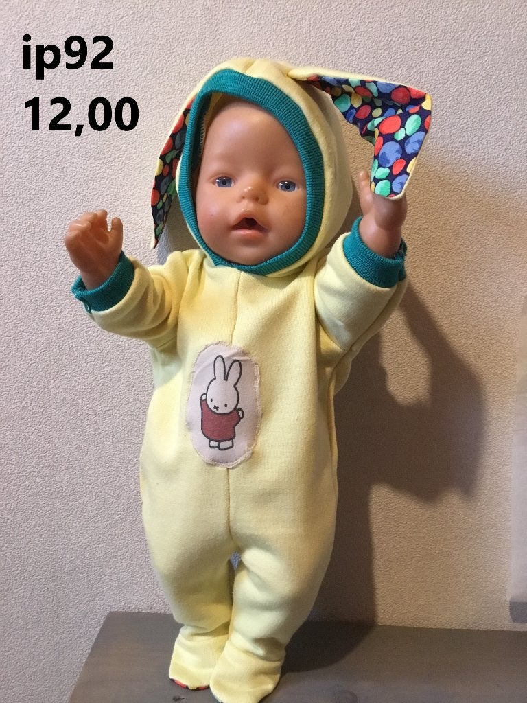 Poppenkleertjes baby born. Paashaas pak. Opbrengst KiKa., Ophalen, Nieuw, Babypop