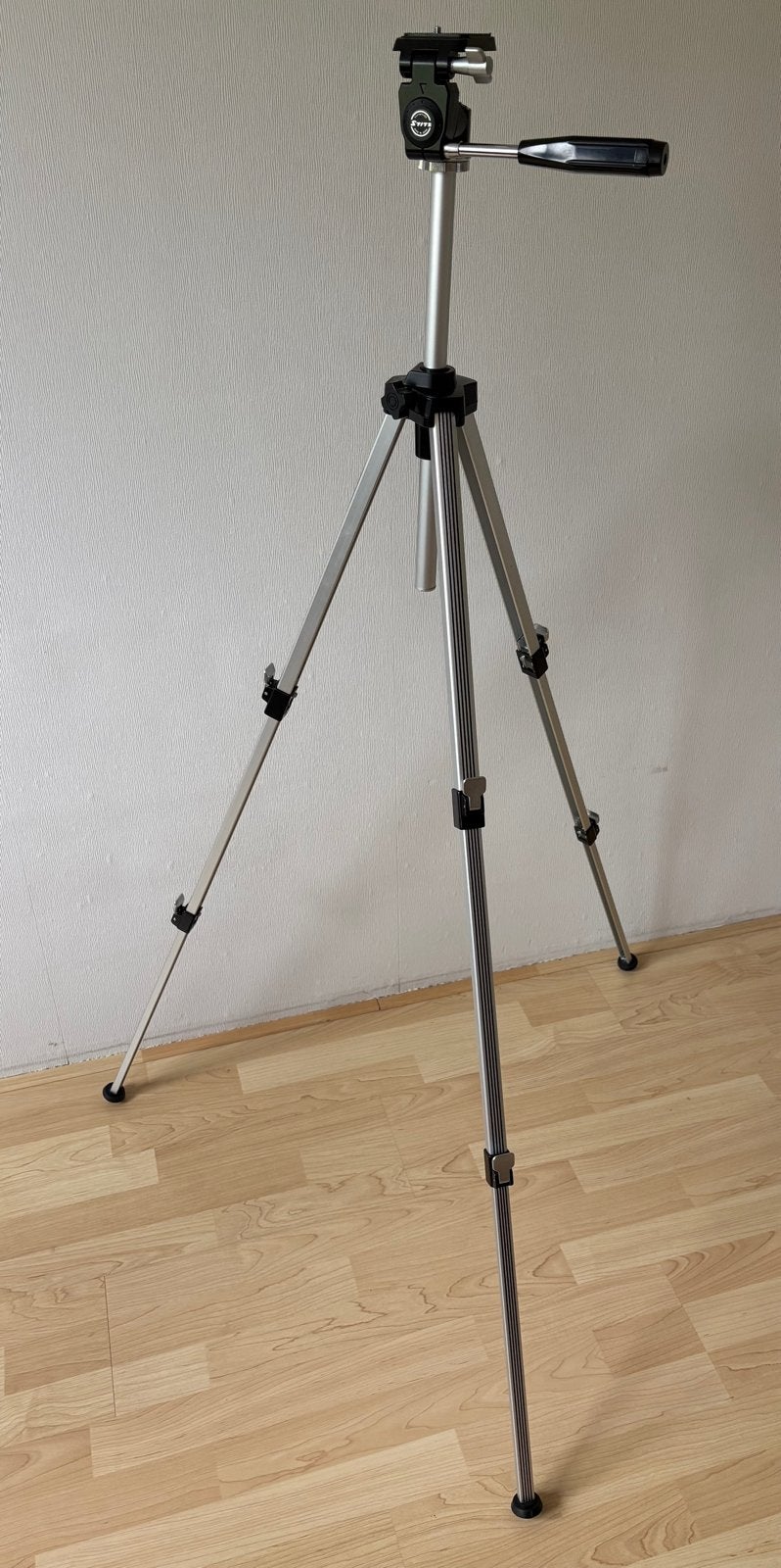 Stitz TP-318 Statief - Driepoot met Pan/Tilt Kop, Ophalen, Snelkoppelingsplaat, Driepoot, 150 tot 175 cm