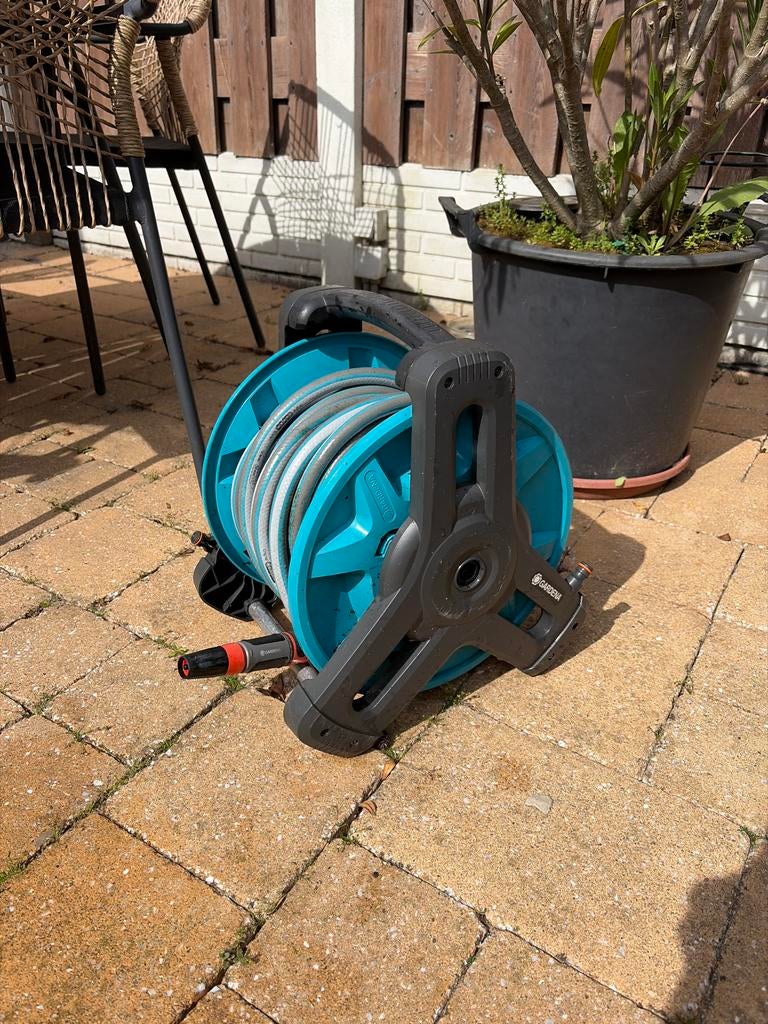 Gardena Tuinslanghaspel met haspel - Compleet 15 meter, Tuin en Terras, Tuinslangen, Zo goed als nieuw, Tuinslanghaspel, Ophalen