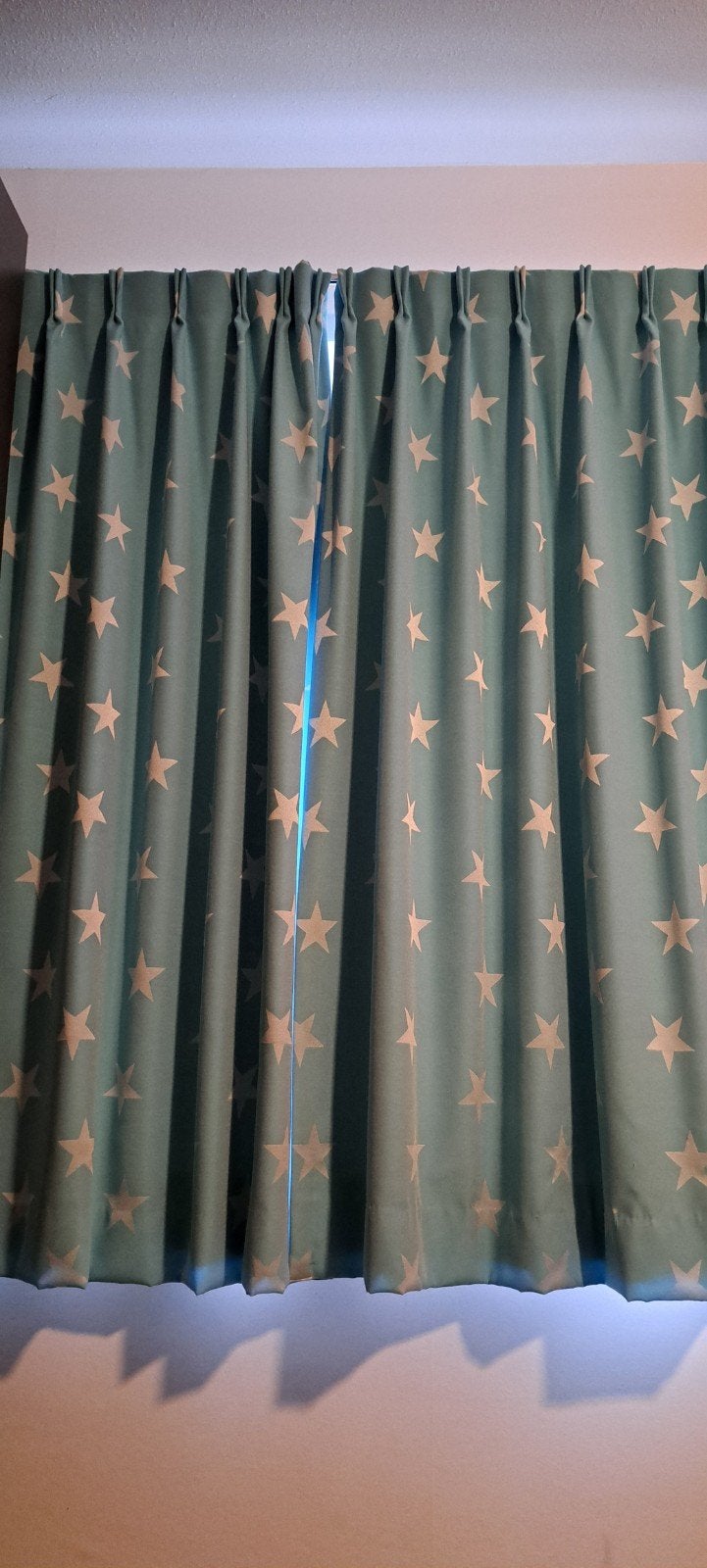 4 Verduisterende Gordijnen Aqua Blauw met Witte Sterren, Huis en Inrichting, Ophalen