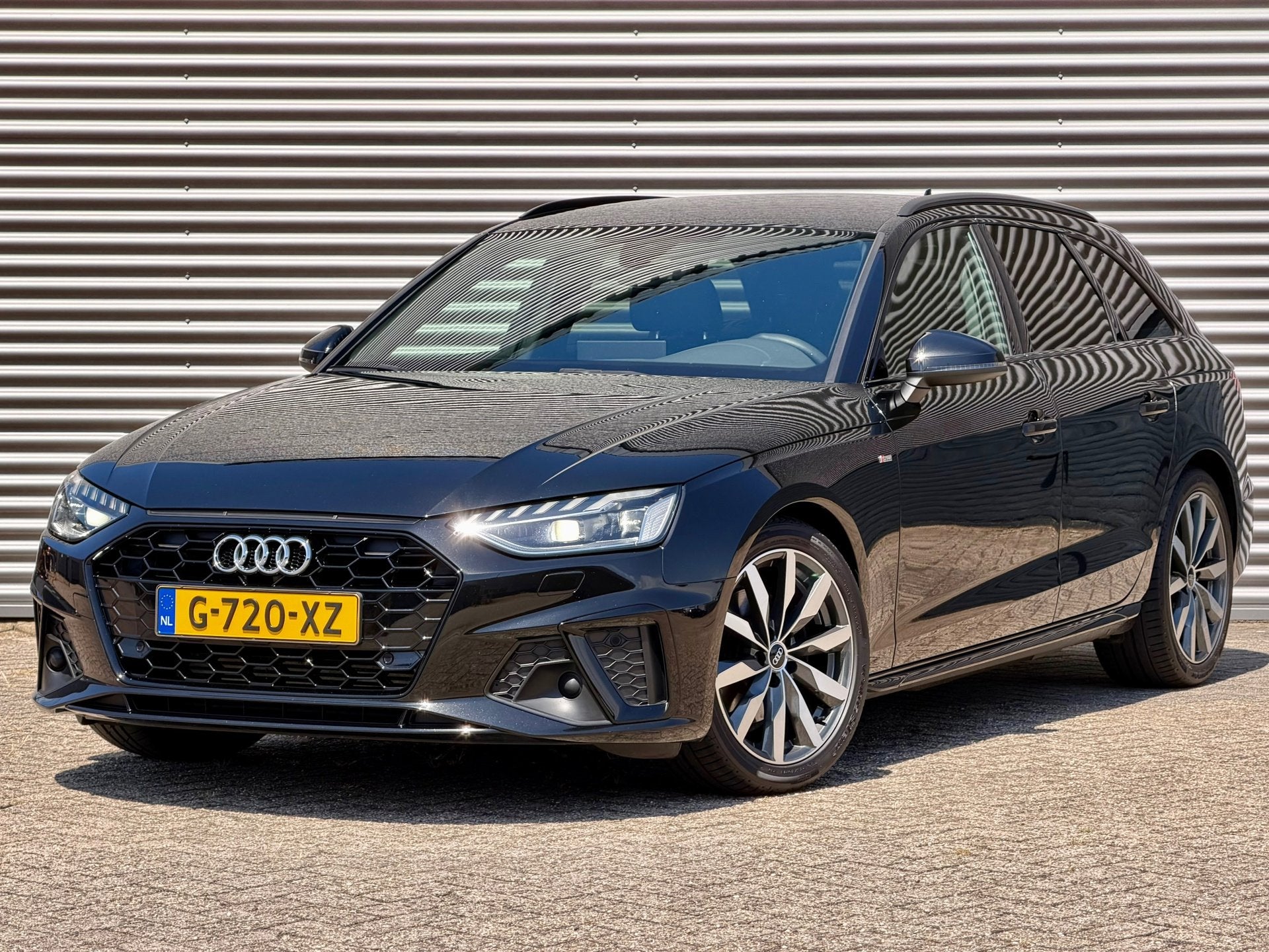 Audi A4 Avant 35 TFSI Launch edition Sport | 2X S-Line | Mat, Auto's, Gebruikt, 4 cilinders, Zwart, Origineel Nederlands
