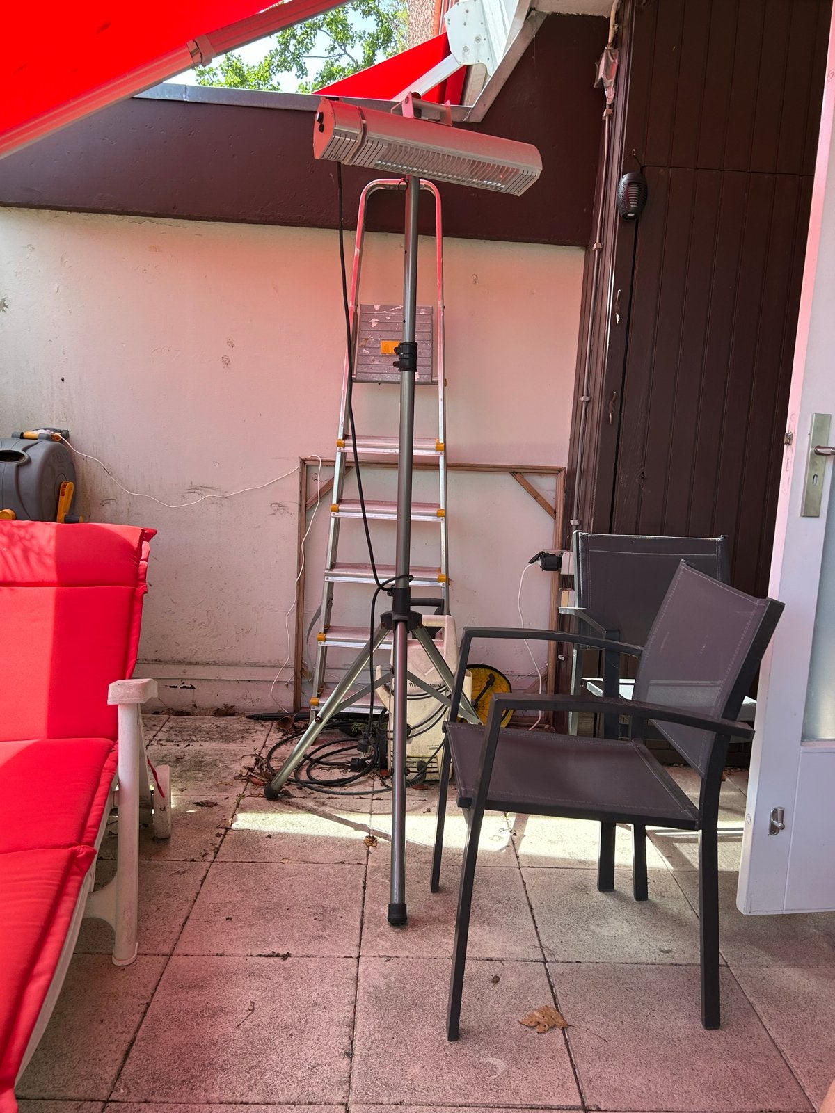 GRATIS Infrarood warmtelamp 1000W met statief en afstandsb., Tuin en Terras, Terrasverwarmers, Draaibaar, Gebruikt, Vloer, Ophalen