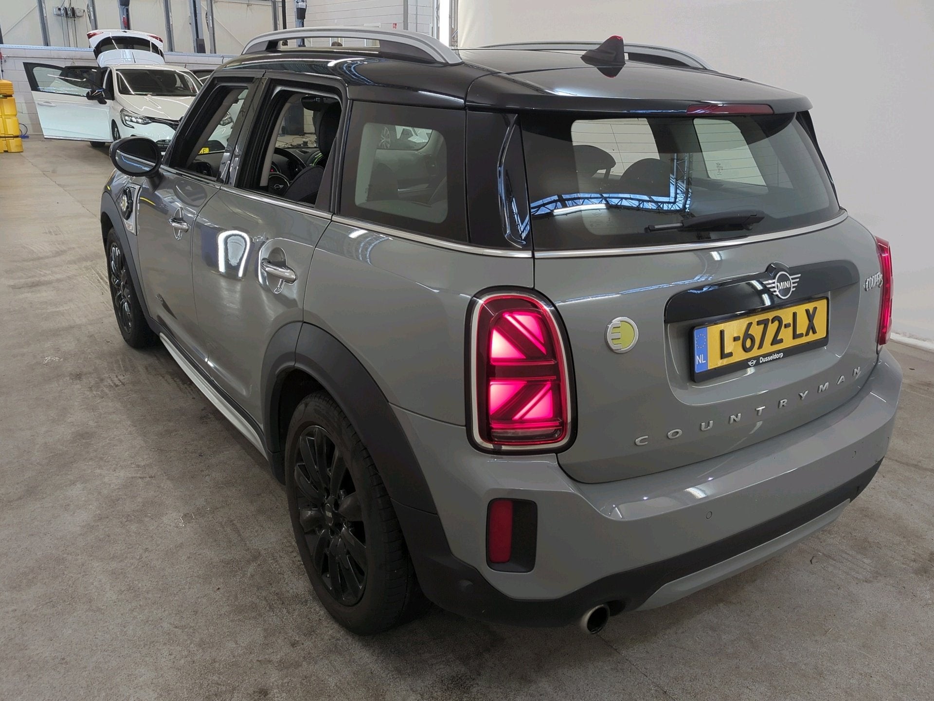 Mini Countryman 1.5 Cooper S E ALL4 220pk Business Edition |, Auto's, Automaat, Gebruikt, Countryman, Bedrijf