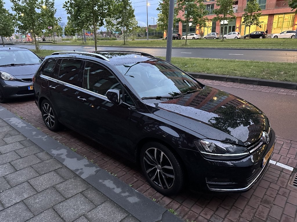 Volkswagen Golf 1.4 TSI  Highline Variant DSG 2014 PANO, Auto's, Volkswagen, 680 kg, 4 cilinders, Leder en Stof, Zwart