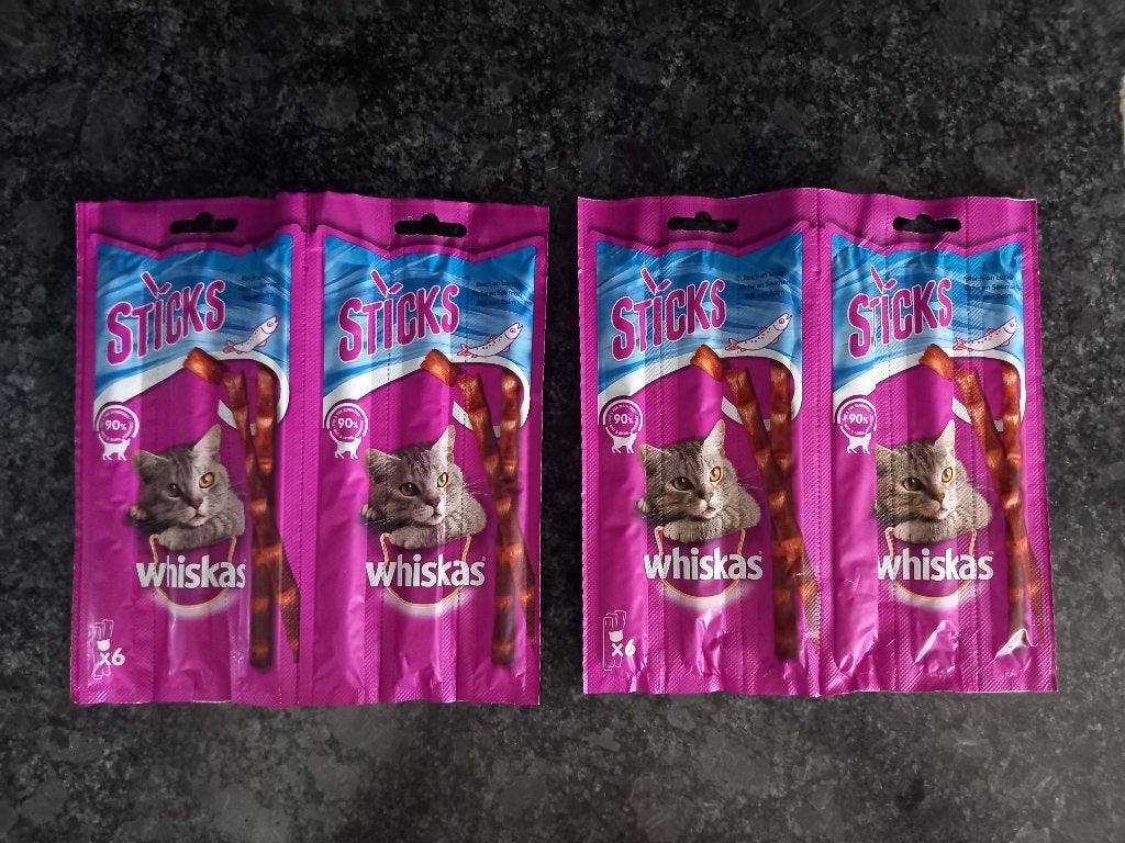 Whiskas Sticks Snack Zalmsmaak snoepstaafjes 2x6 stuks nieuw, Ophalen of Verzenden, Kat