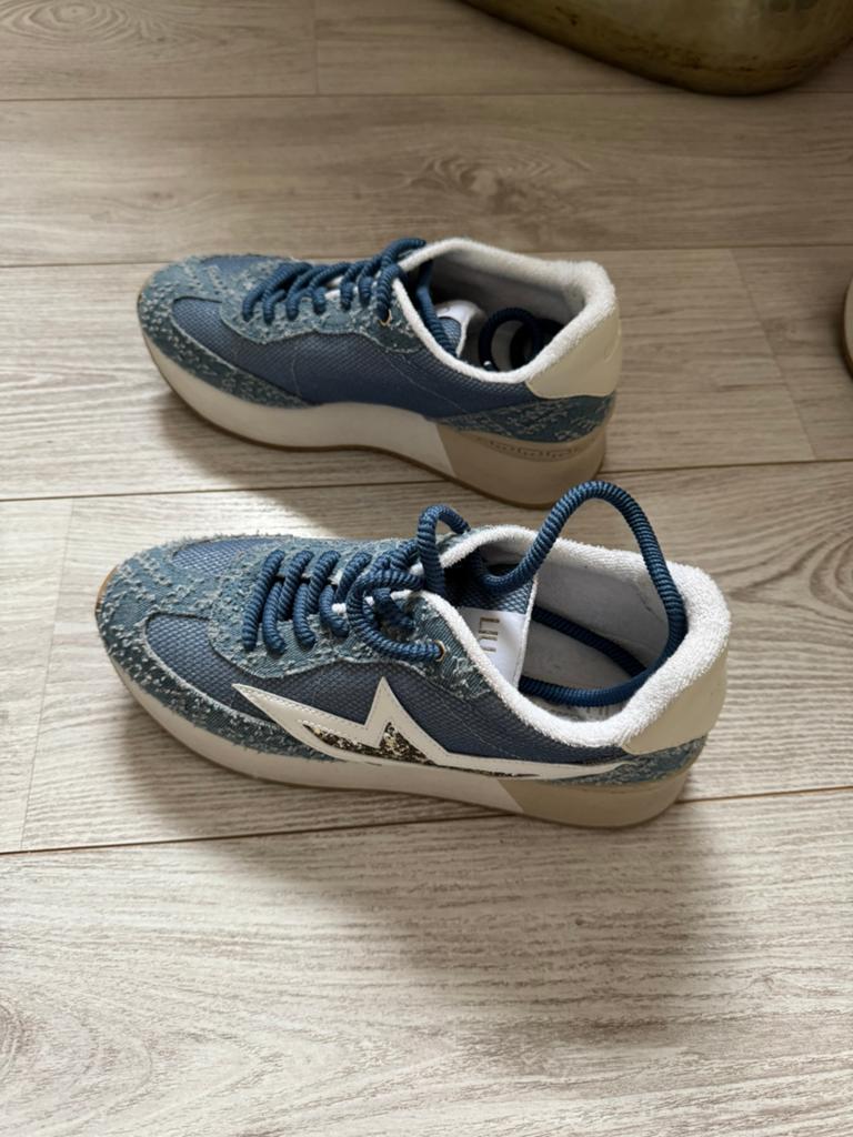 Liu jo, Kleding | Dames, Schoenen, Blauw, Ophalen of Verzenden, Sneakers of Gympen, Zo goed als nieuw